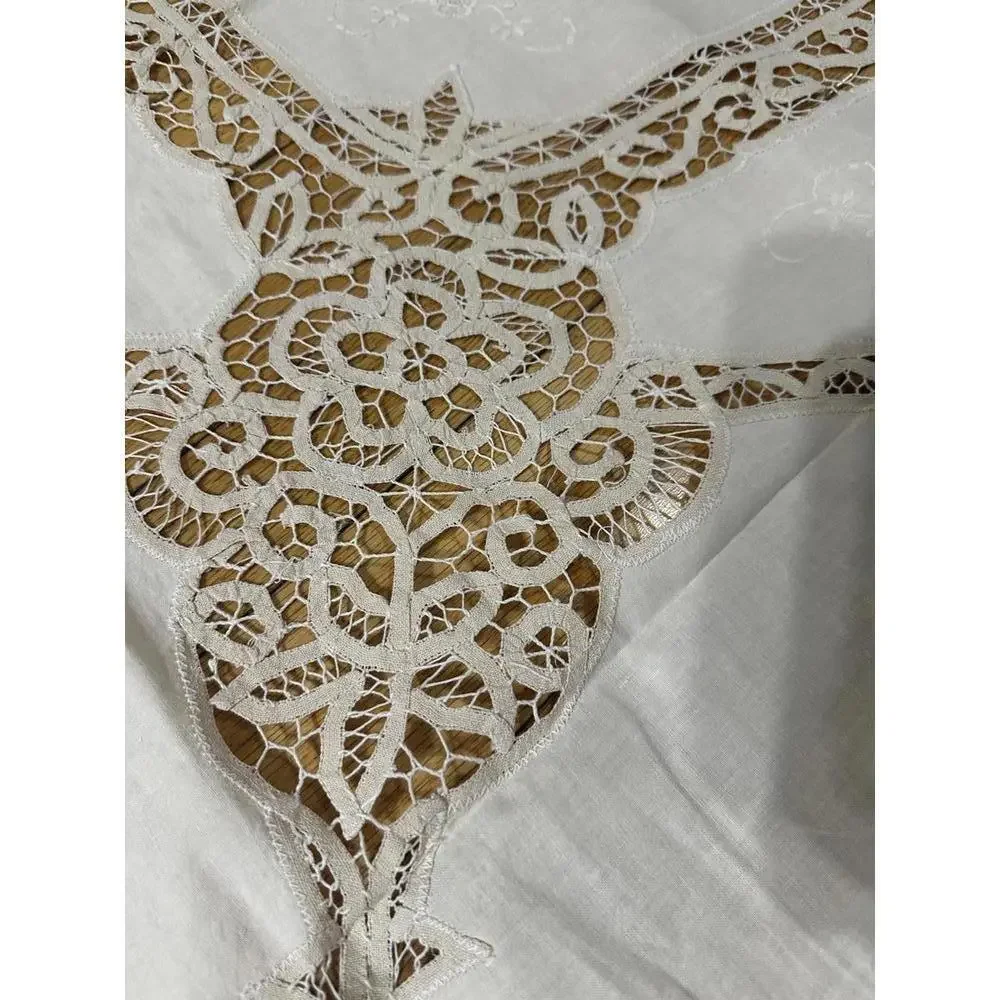 New 1990s Linen Spanish Richelieu Cutwork Tablecloth Set 69 x 50” With 6 Napkins